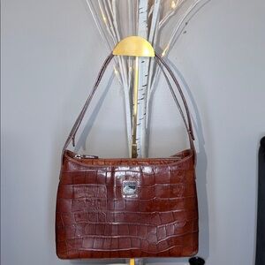 Dooney & Bourke EUC brown, croc, leather shoulder bag. Stunning in/out